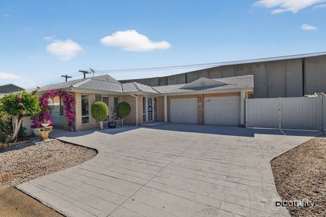 35 Collie Ct, Wattle Grove, NSW 2173