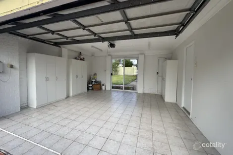 Property photo of 51 Edinburgh Road Benowa QLD 4217