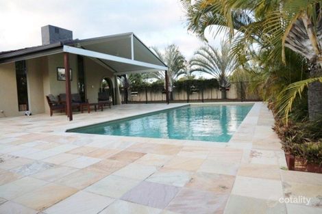 1 Welby St, Broadbeach Waters, QLD 4218