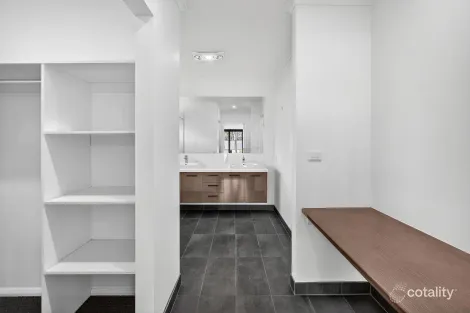 Property photo of 12 Seater Close Horsham VIC 3400