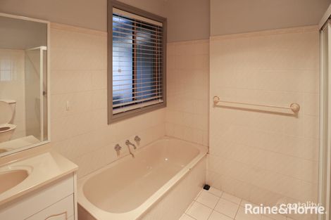 Property photo of 2/438 Kooringal Road Kooringal NSW 2650