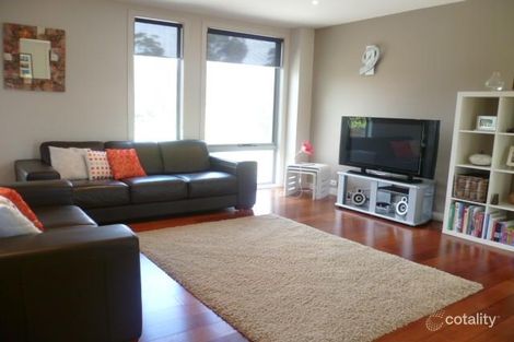 Property photo of 5 Pottage Circuit Macleod VIC 3085