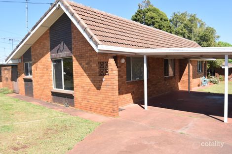 1/9 Marigold St, Centenary Heights, QLD 4350