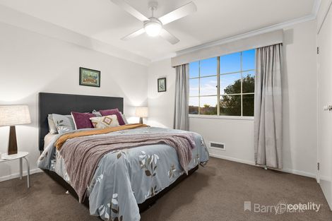 Property photo of 6 Mayfair Crescent Narre Warren VIC 3805
