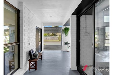 Property photo of 2 Chestnut Crescent Victoria Point QLD 4165