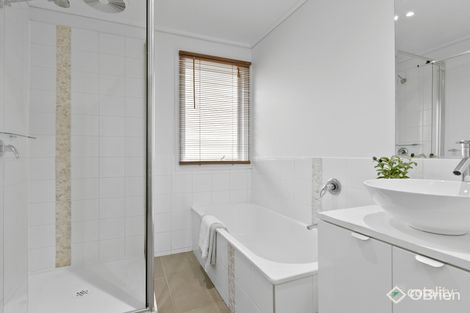 Property photo of 2 Dunraven Court Langwarrin VIC 3910