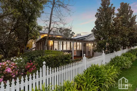 12 TARINGHA ST, BLAXLAND, NSW 2774