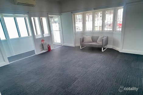 211 Moggill Rd, Taringa, QLD 4068