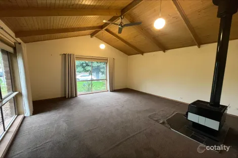 Property photo of 2 Elm Court Traralgon VIC 3844