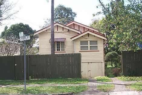 46 York St, Coorparoo, QLD 4151