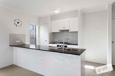 Property photo of 11 Allusive Walk Narre Warren VIC 3805