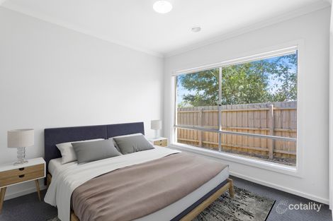 Property photo of 11 Allusive Walk Narre Warren VIC 3805