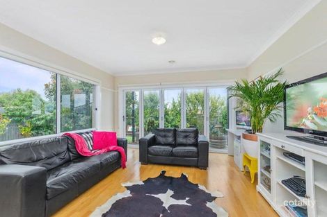 Property photo of 32 Penleigh Crescent Ocean Grove VIC 3226