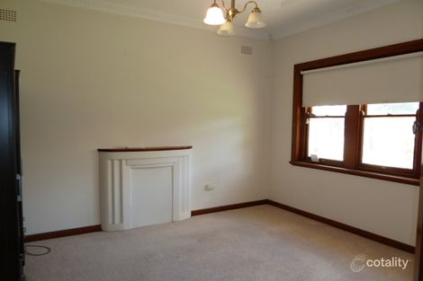 Property photo of 38 Wooden Street Turvey Park NSW 2650