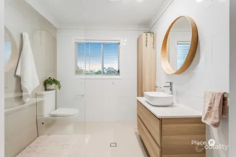 Property photo of 15 Wendy Crescent Clontarf QLD 4019