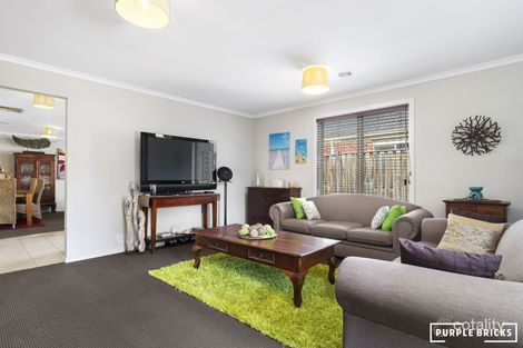 Property photo of 28 Hatchlands Drive Deer Park VIC 3023