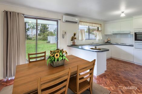 Property photo of 10 Old Farm Way Romsey VIC 3434