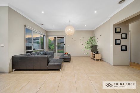 Property photo of 8 Coolum Street Point Cook VIC 3030