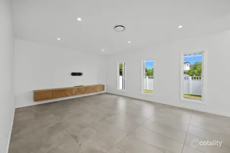 Property photo of 30 Sandpiper Drive Burleigh Waters QLD 4220