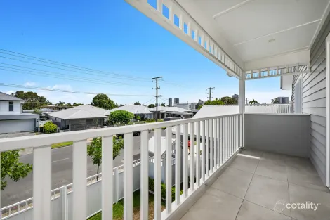 Property photo of 30 Sandpiper Drive Burleigh Waters QLD 4220