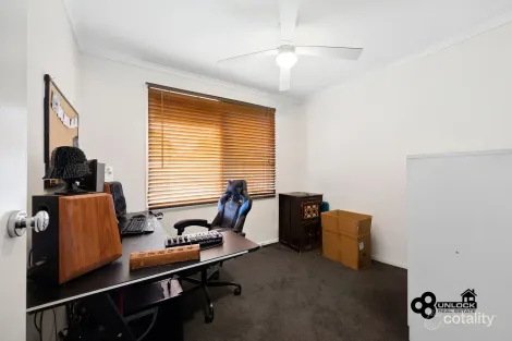 Property photo of 32 Bluegrass Crescent Pakenham VIC 3810