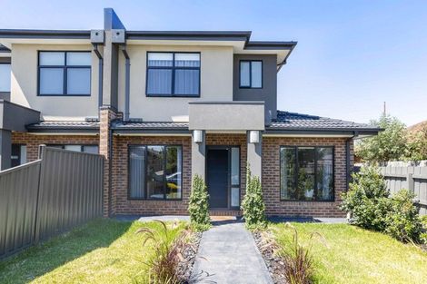 2/31 Gladstone Pde, Glenroy, VIC 3046