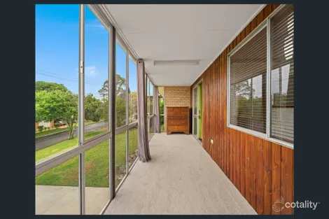 Property photo of 11 Debra Street Centenary Heights QLD 4350