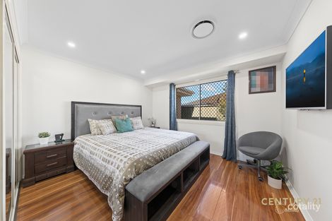 Property photo of 4 Webb Place Minto NSW 2566