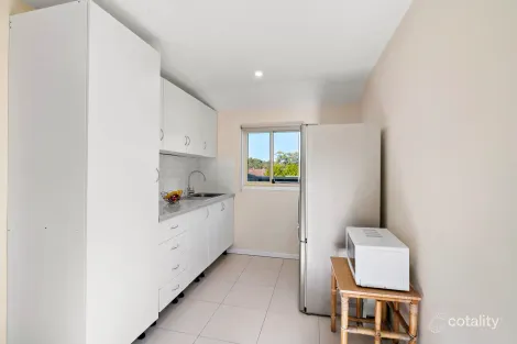 Property photo of 8 Asquith Avenue Windermere Park NSW 2264