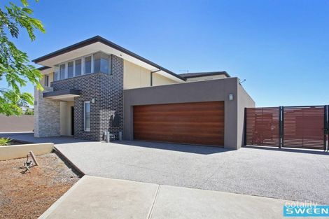 Property photo of 5 Begonia Court Caroline Springs VIC 3023