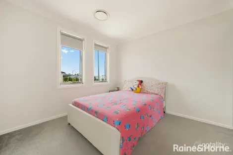 Property photo of 134 Emerald Hills Boulevard Leppington NSW 2179