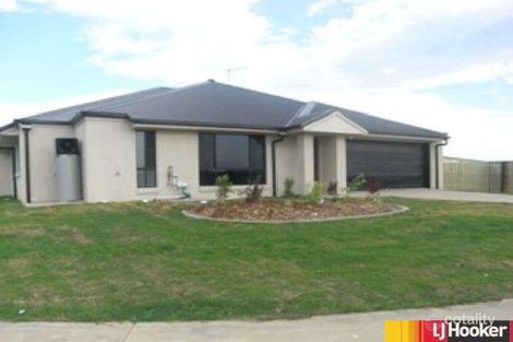 101 Whitehaven Dr, Blacks Beach, QLD 4740