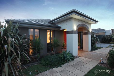Property photo of 25 Minindee Road Manor Lakes VIC 3024