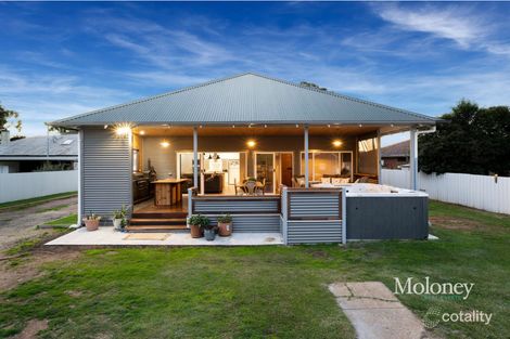370 Honour Ave, Corowa, NSW 2646