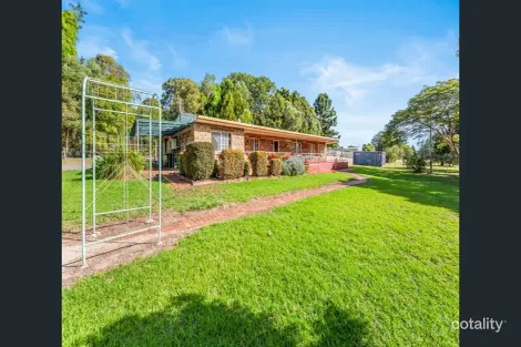 19 Redmans Rd, Kingaroy, QLD 4610