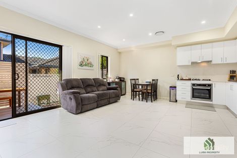 Property photo of 2/21 Girraween Road Girraween NSW 2145
