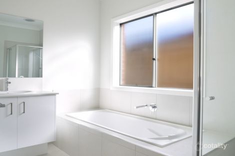 Property photo of 19 Popular Street Rockbank VIC 3335