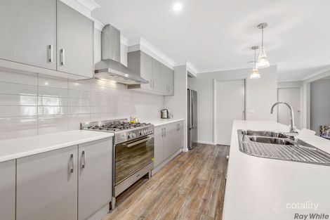 Property photo of 10 Robinson Way Yarrawonga VIC 3730
