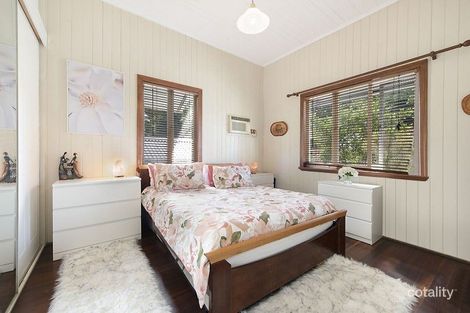 Property photo of 17 Park Road Wooloowin QLD 4030