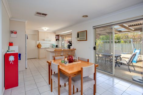 Property photo of 50 Kingfisher Drive West Wodonga VIC 3690