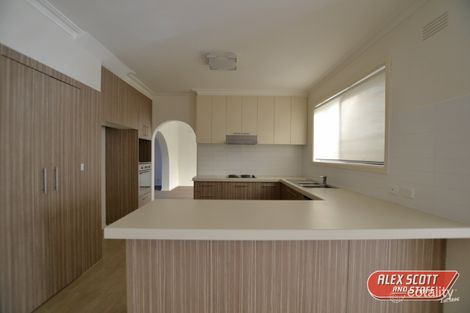 Property photo of 30 Kramer Drive Berwick VIC 3806