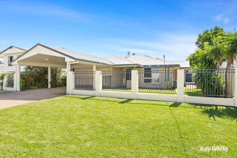 42 Kiama Ave, Bangalee, QLD 4703