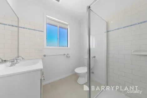 Property photo of 13 Weigall Close Caroline Springs VIC 3023