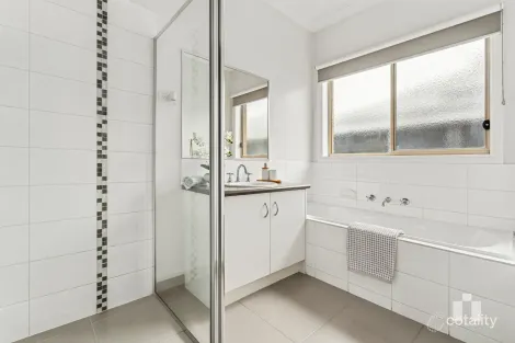 Property photo of 12 Sanctum Circuit Doreen VIC 3754