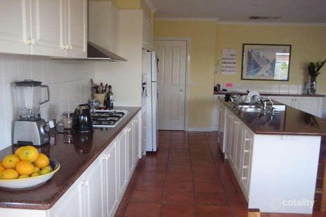 Property photo of 27 Fairholme Boulevard Berwick VIC 3806