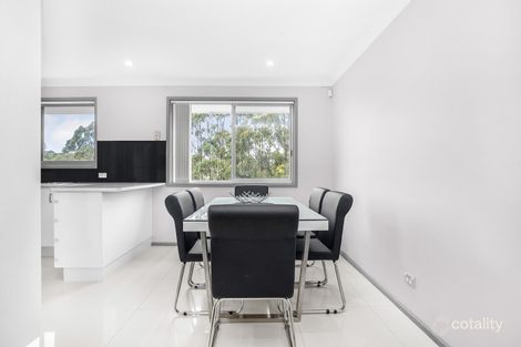 Property photo of 19 Coral Crescent Unanderra NSW 2526