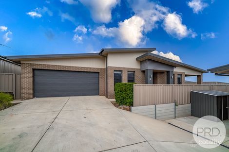 Property photo of 2/7 Darcy Drive Boorooma NSW 2650