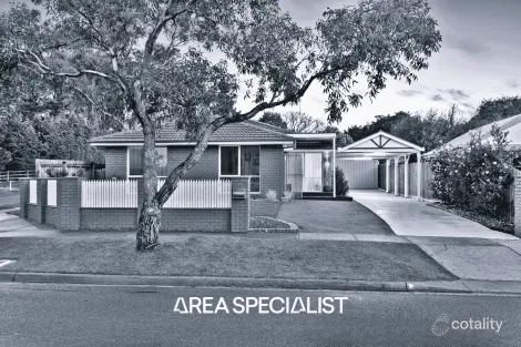 Property photo of 2 Monze Drive Langwarrin VIC 3910