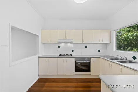 Property photo of 4 Raymond Avenue Bundall QLD 4217