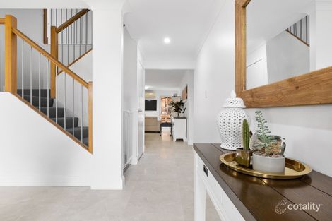 Property photo of 18 Whitsunday Place Redland Bay QLD 4165